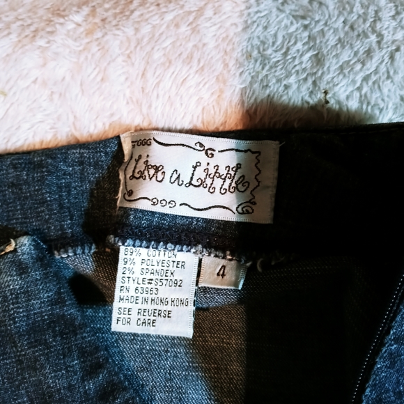Live a little jean skirt - Picture 2 of 4